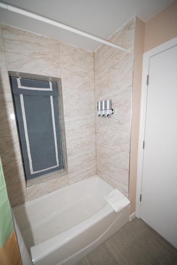 Flushing Garden Hotel ニューヨーク エクステリア 写真