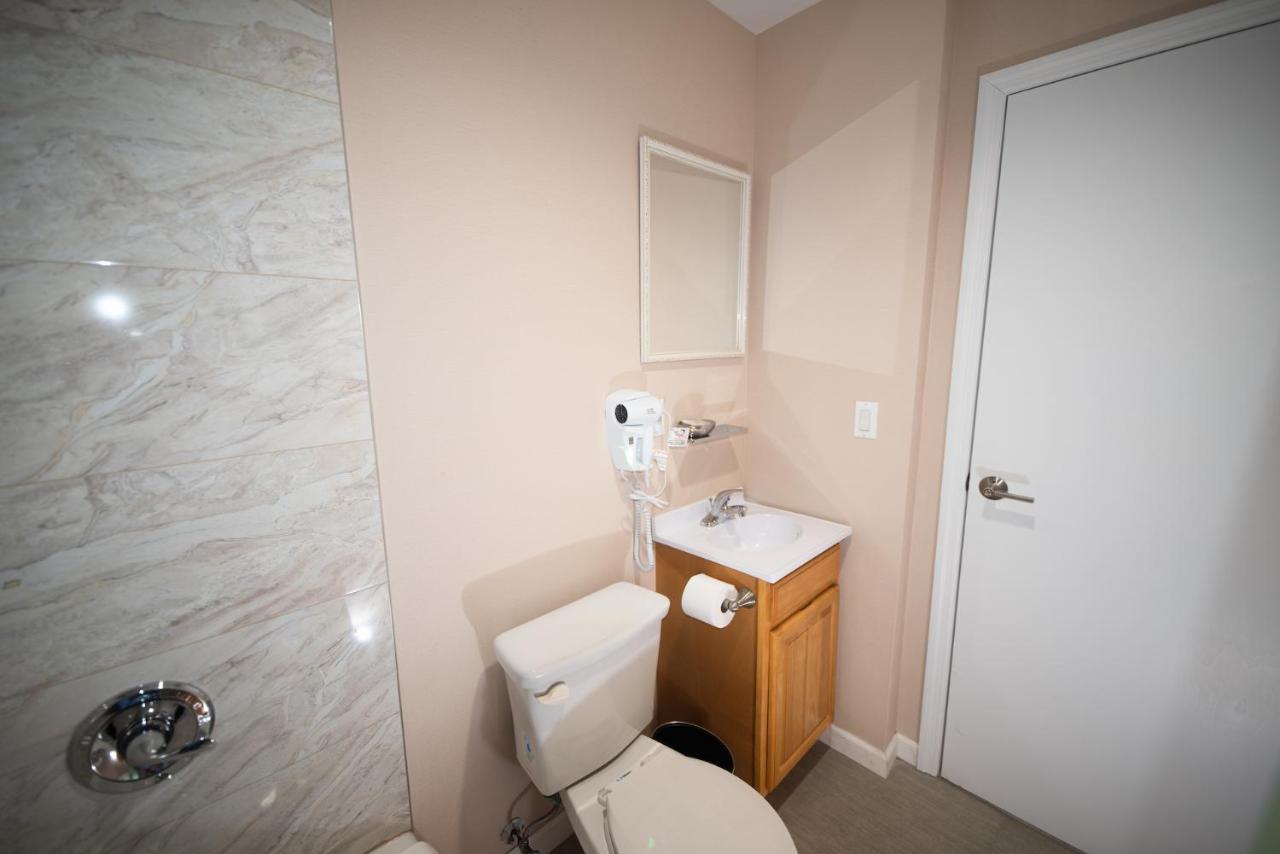 Flushing Garden Hotel ニューヨーク エクステリア 写真