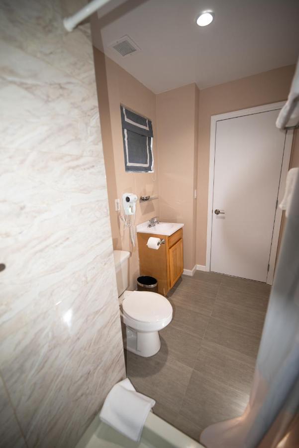 Flushing Garden Hotel ニューヨーク エクステリア 写真